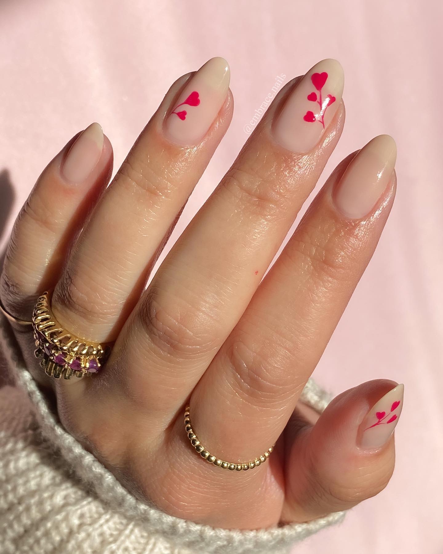 10. Amour In Abstract: Minimalist Hearts with a Pop Of Passion