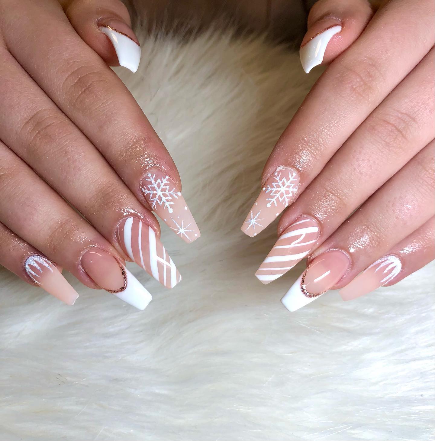 14. Frosted Elegance: the Winter Wonderland Nail Art Experience
