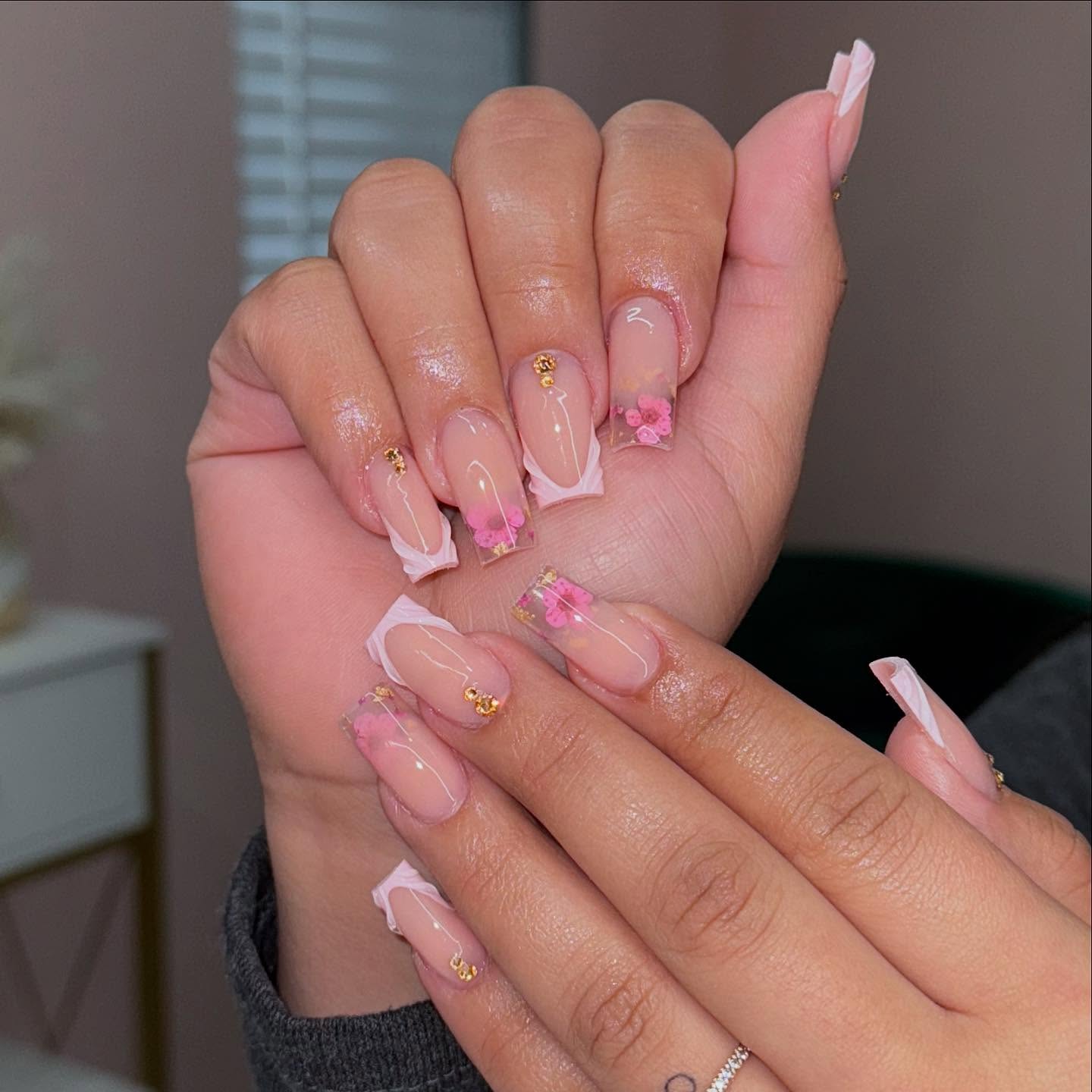 30. Petals & Gold: a Romantic Twist on French Tips