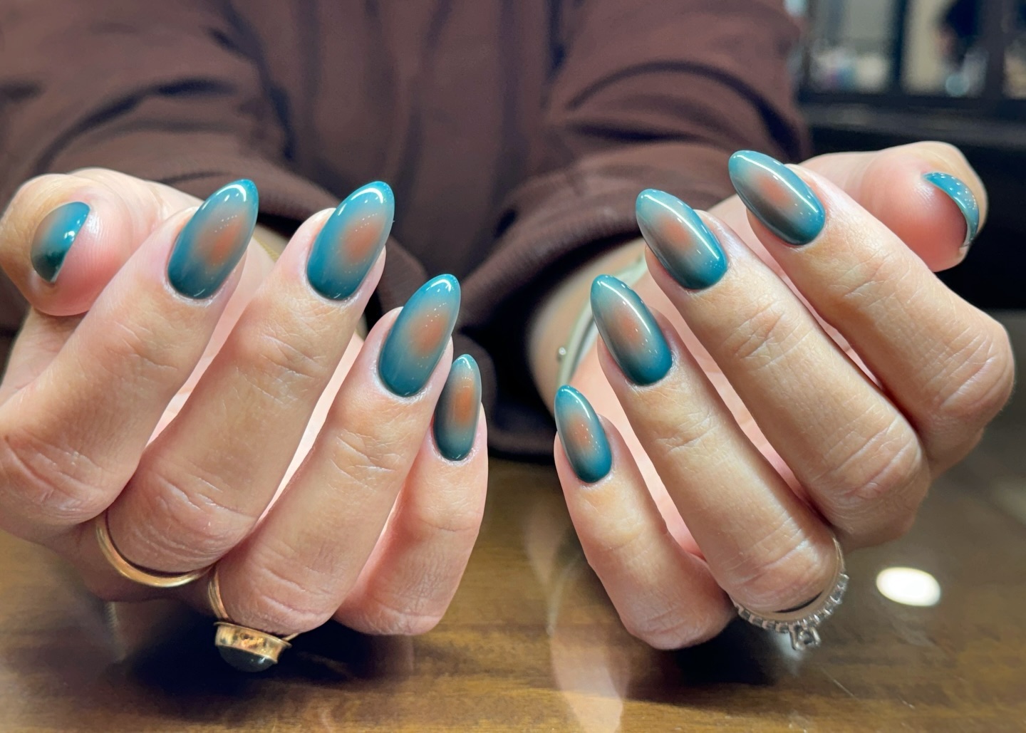 31. Ocean Mirage: Mastering the Art Of Dual-tone Elegance