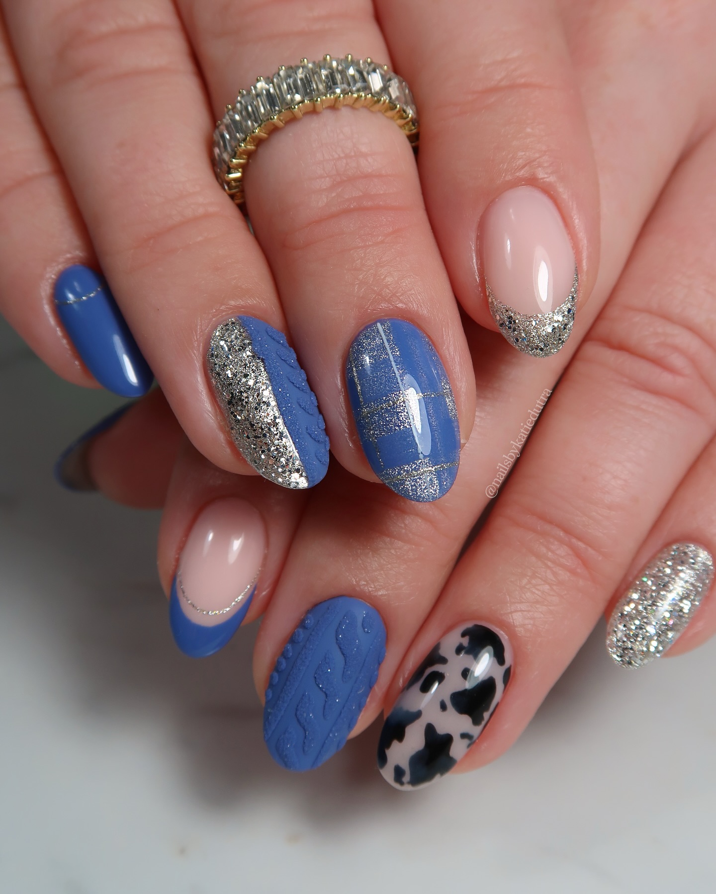 29. Frosted Blue Elegance with a Cozy Knit Twist