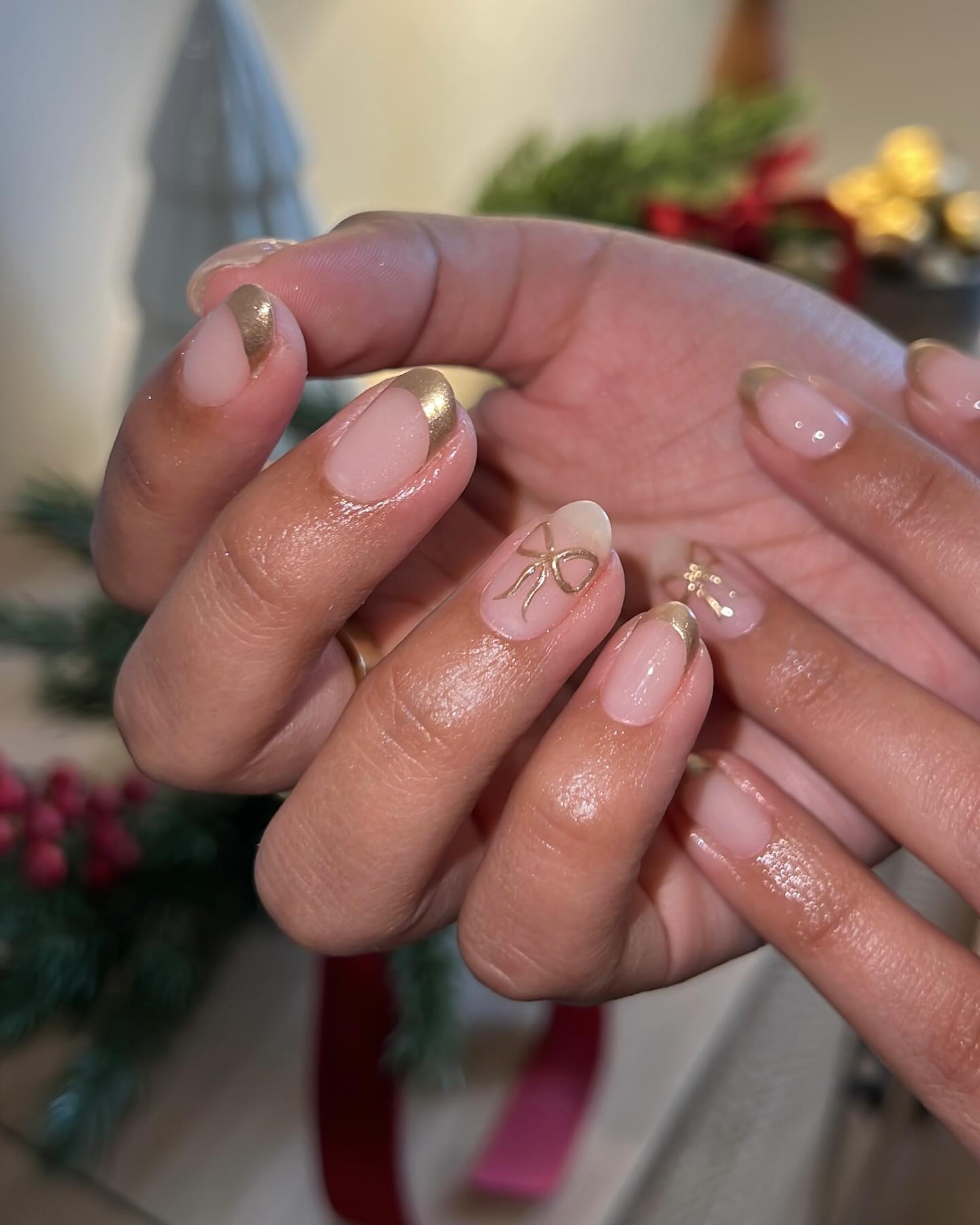 29. Gilded Whispers: the Sublime Charm Of Festive Minimalism