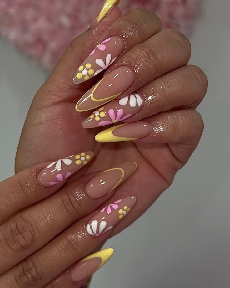 18. Sunshine-infused Floral Elegance